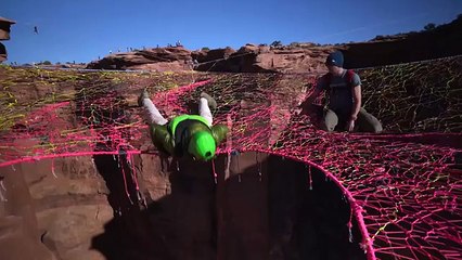 BASE Jumping and Slacklining on the World s Biggest Hammock-Npmake