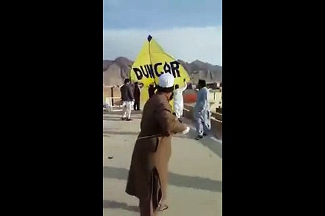Funny too big kite