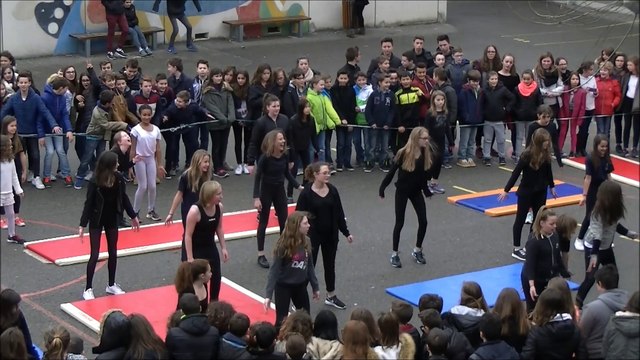 Flashmob college Marie Curie Tournon sur Rhône pour concours UNSS