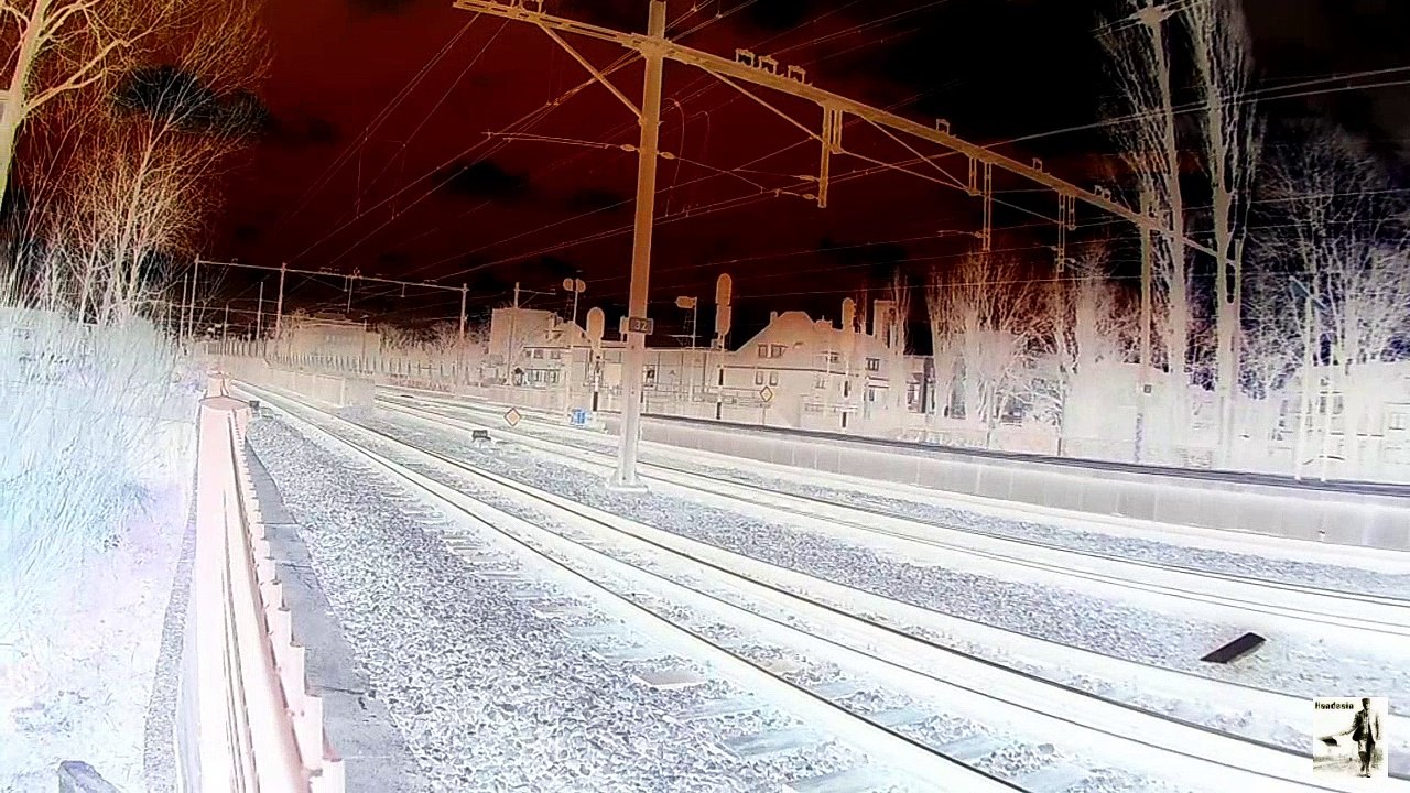 SLT sprinter arrive at Gouda railway station.