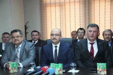CHP'li Belediye Başkanı ve 2 Meclis Üyesi AK Parti'ye Geçti