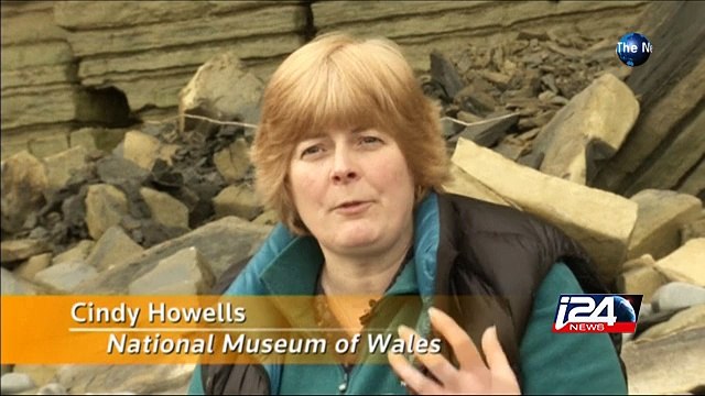 02/10: New dinosaur species found in wales offers evolutionary clues