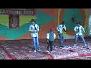 3 years old boy tribute to micheal jakson