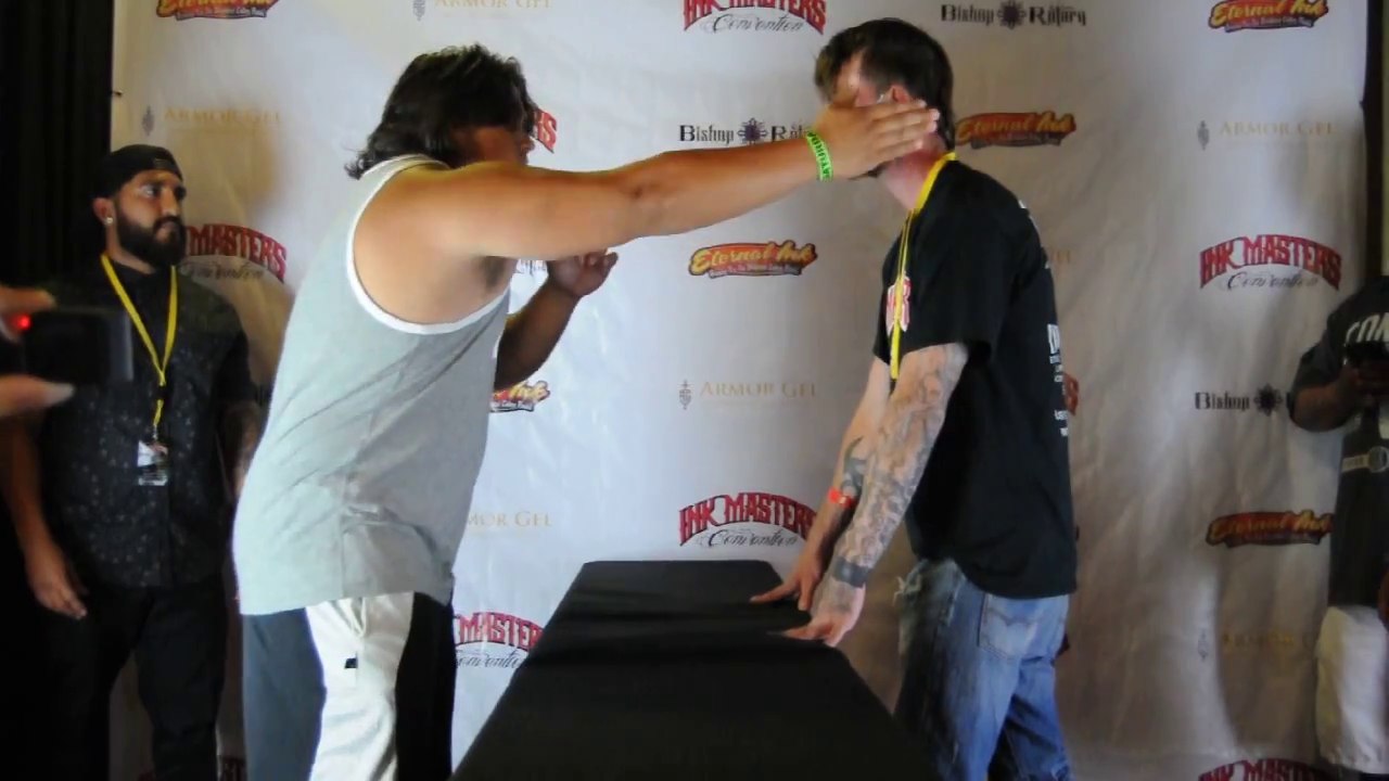 KO lors d'un championnat de claques dans la gueule