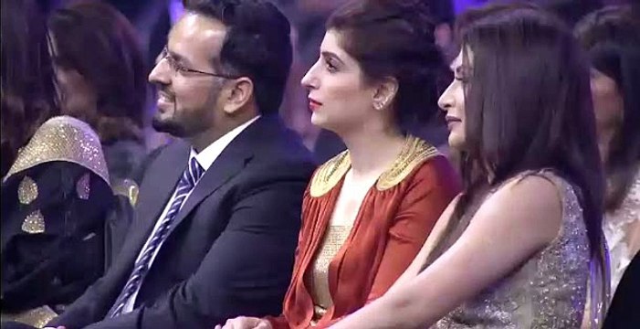 Superb Ghazal By Khalil ur Rehman Writer of Pyary Afzal in Lux Style Award Show 2015