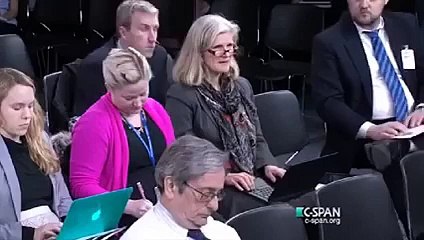 US Air Force General Faints at Pentagon Briefing on Plane Budget