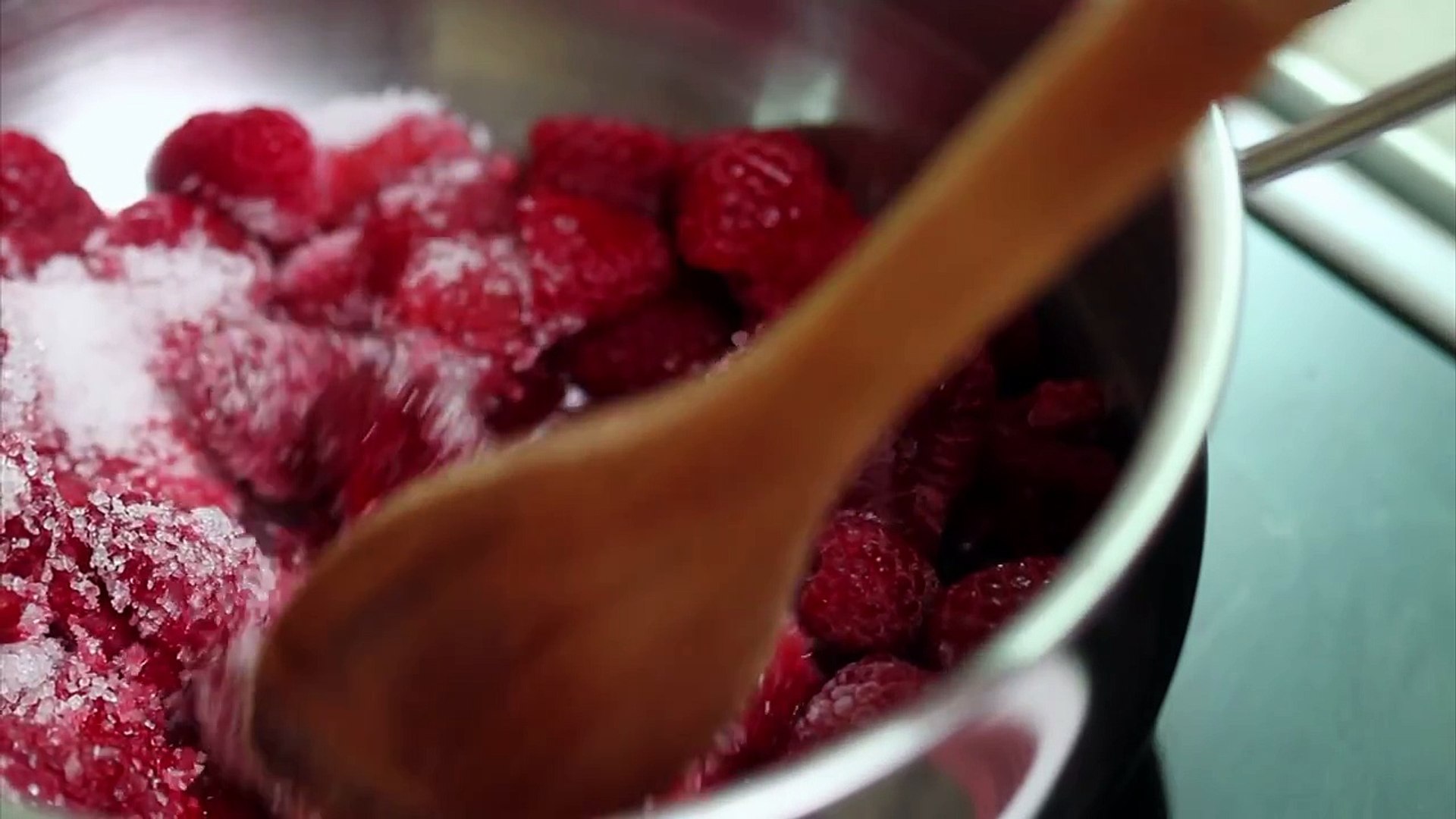 ⁣Raspberry Chocolate Cups Recipe