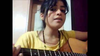 PAKISTANI GIRL SINGING-Saibo Shor in city.