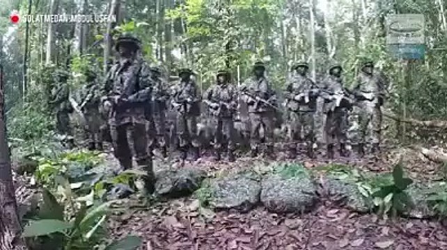 پاک آرمی تری عظمت کو اسلام خدا تجھے ہمیشہ سلامت رکھے دیکھے ایک بوہت ہی نایاب ویڈیو ................