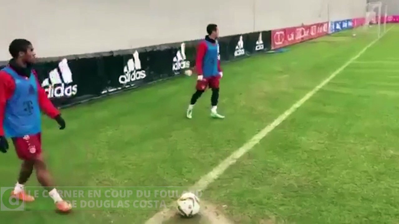 Zap Foot du 10 février: le coup du foulard de Douglas Costa, le but exceptionnel de Clichy, le penalty manqué de Xavi etc