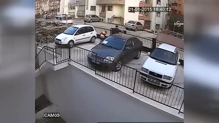 Dede, torunu ve üç liseli kızın kazadan kurtulma anı