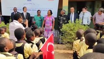 Nijerya Türk Okulları Vakfı'ndan 8 bin öğrenciye kırtasiye yardımı