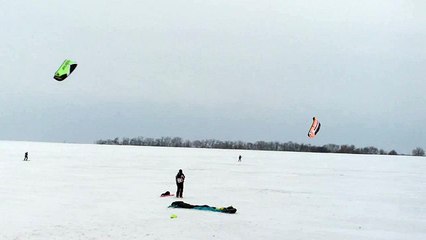 На лыжах с парашутом