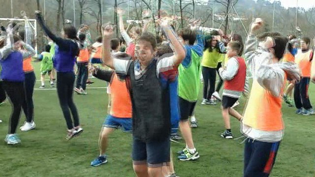 BILBAO FLASHMOB UNSS EURO 2016 Lycée français de Bilbao