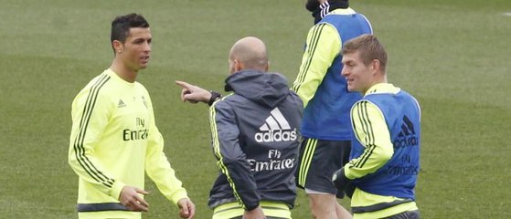 Real Madrid players carry out intense crossing and shooting exercises in training 11/02/2016