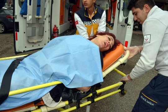 Evlilik teklifini kabul etmeyen kadının ayaklarına 4 kurşun