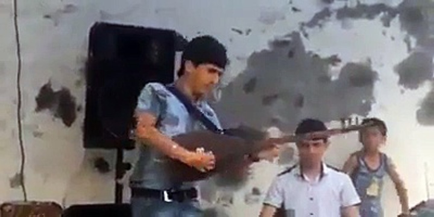 Kurtlar Vadisi müziğini birde SAZ ile dinleyin!