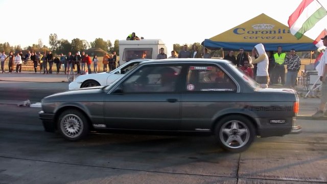 Porsche 997 Techart Turbo Vs. BMW E30 [M5]