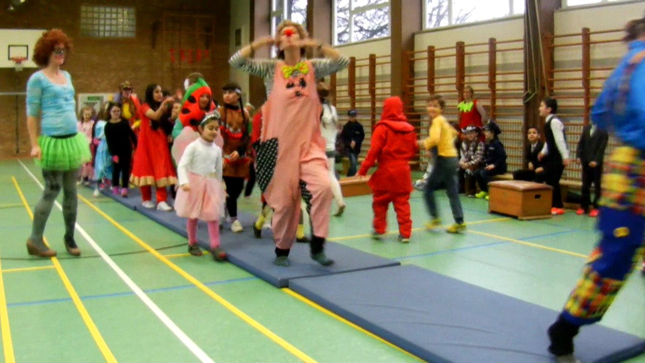 2016-02-08 Fasching in der Grundschule