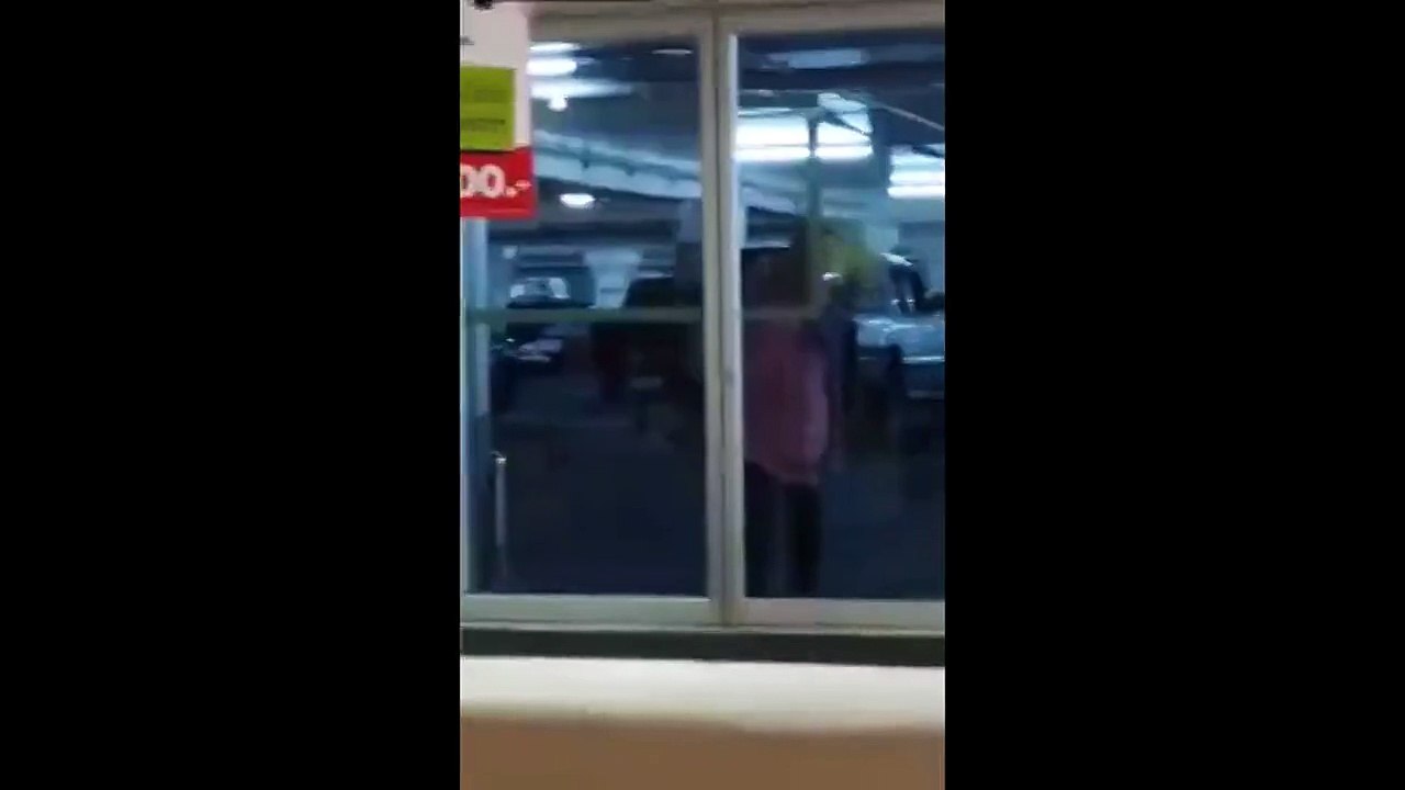 Female Cleaner VS Automatic Door