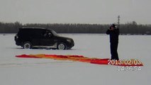 Полет на парашюте за снегоходом