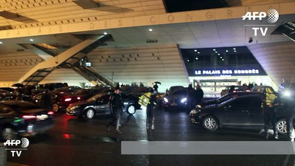 VTC: plus de 100 véhicules rassemblés Porte Maillot