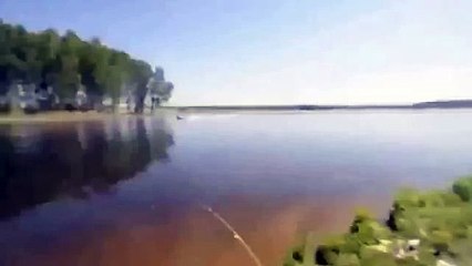Прикол На водных лыжах по траве