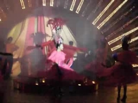 Ladyboys at Simon Cabaret Show