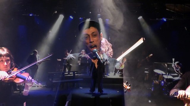 A ces bancs perdus dans les parcs