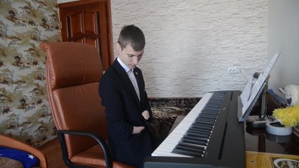 指のないピアニスト！彼の演奏と前向きさに心打たれる！