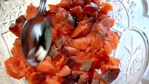 Салат с копченной красной рыбой. Очень вкусный салат легкий в приготовлении