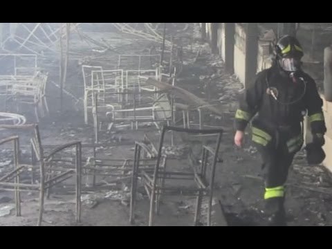 Pomezia (RM) - Incendio distrugge il magazzino Pratiko (11.02.16)