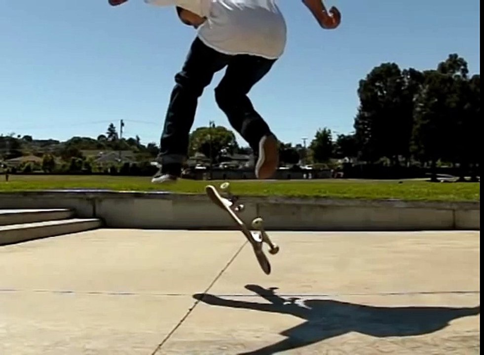 FAKIE 360 FLIP SLOW MOTION