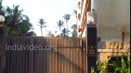 Bollywood Celebrity Home - Akshay Kumar and Twinkle Khanna's House in Mumbai  India