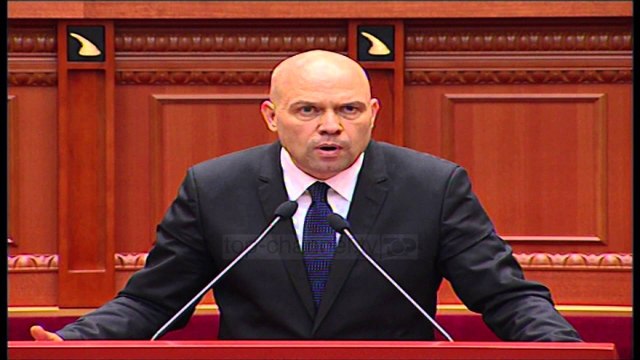 Opozita voton ligjin për pasuritë e paluajtshme - Top Channel Albania - News - Lajme