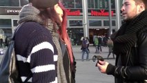 Dildospaß am Alexanderplatz (Street Comedy & Prank)