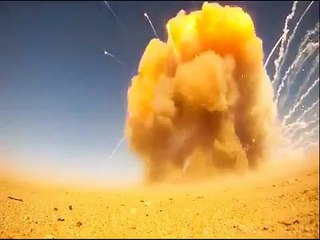 EXPLOSIONES EN EL DESIERTO (360p)