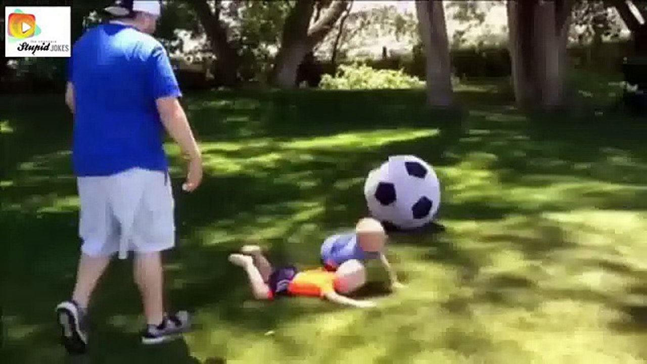 Stupid people doing stupid things Compilation