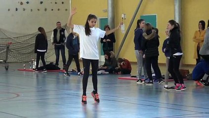 Bravo et bonne chance à ce collège qui propose un très chouette Flash mob.