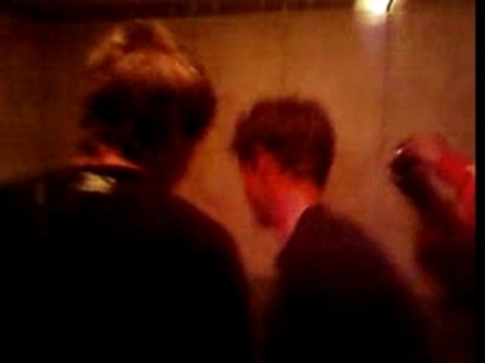 mets les DoiGtS !!!!...... P.M le Dion !!!