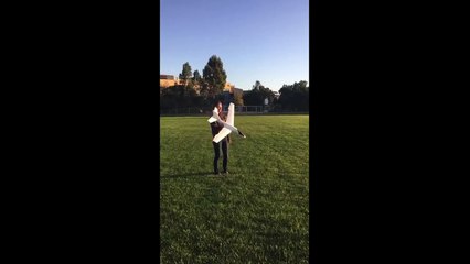 Model Uçak ile Kendini Vurmayı Başarabilen Muhteşem Yetenekli İnsan