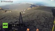 Спуск на лыжах по вулканической лаве