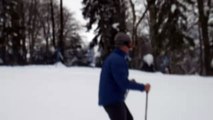 Спуск на лыжах с падением