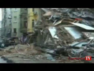 İstiklal caddesi yakınında 5 katlı bir bina çöktü