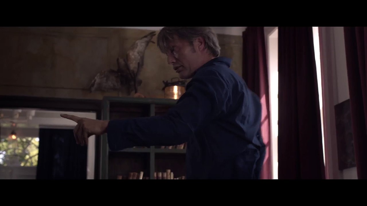 Pub BoConcept Do you have that in grey avec Mads Mikkelsen [HD]
