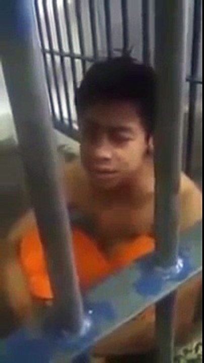 Zindandaki Arakanlı Çocuktan Ağlatan Kuran Tilaveti