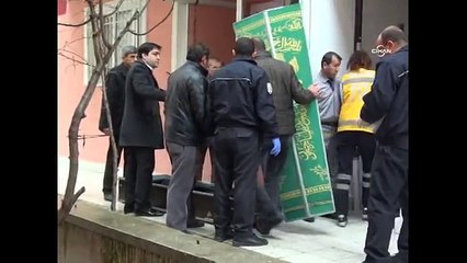 Ankara'da vahşet: Ekmek bıçağıyla annesinin boğazını kesti