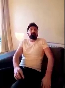 Recep Tayyip Erdoğan Taklidi Yapan Adam ( Efes Pilsen) İçki