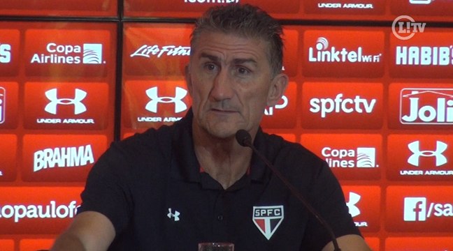 Bauza não dá pistas sobre time, deixa 6 a 1 no passado e rasga elogios a Tite
