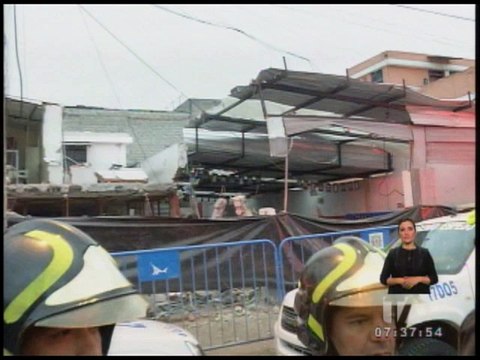 Quito: afectados por explosión esperan ayuda de las autoridades